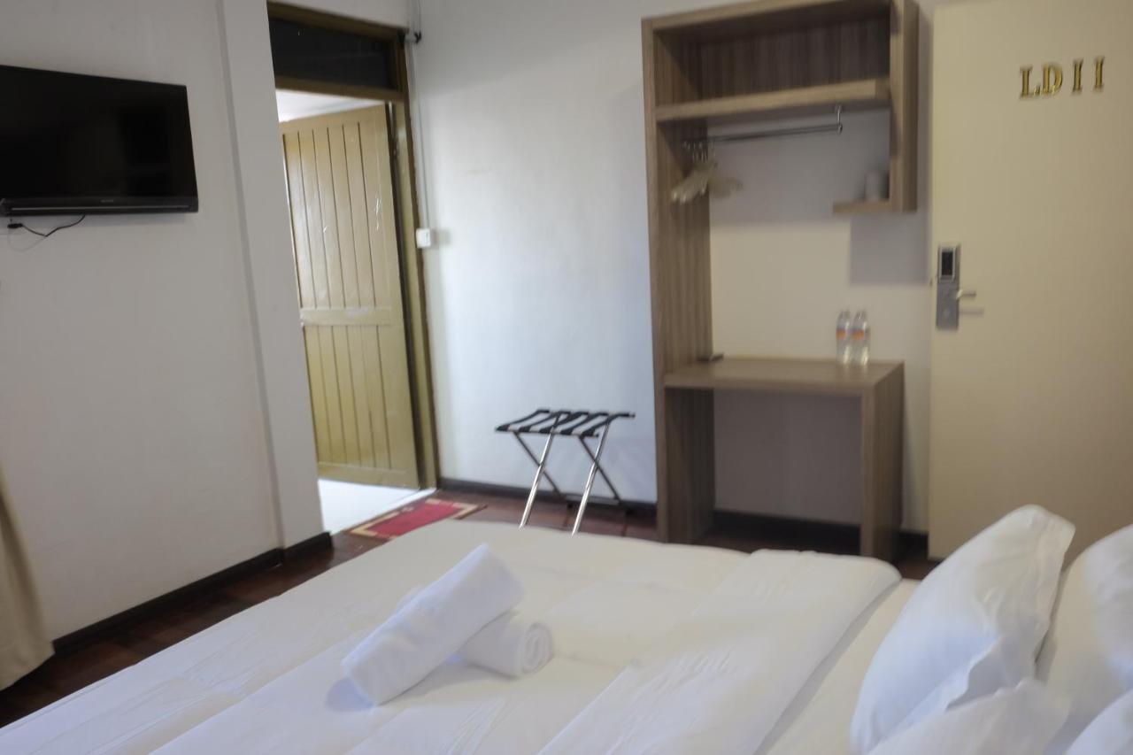 Natol Homestay - London Kuching Extérieur photo
