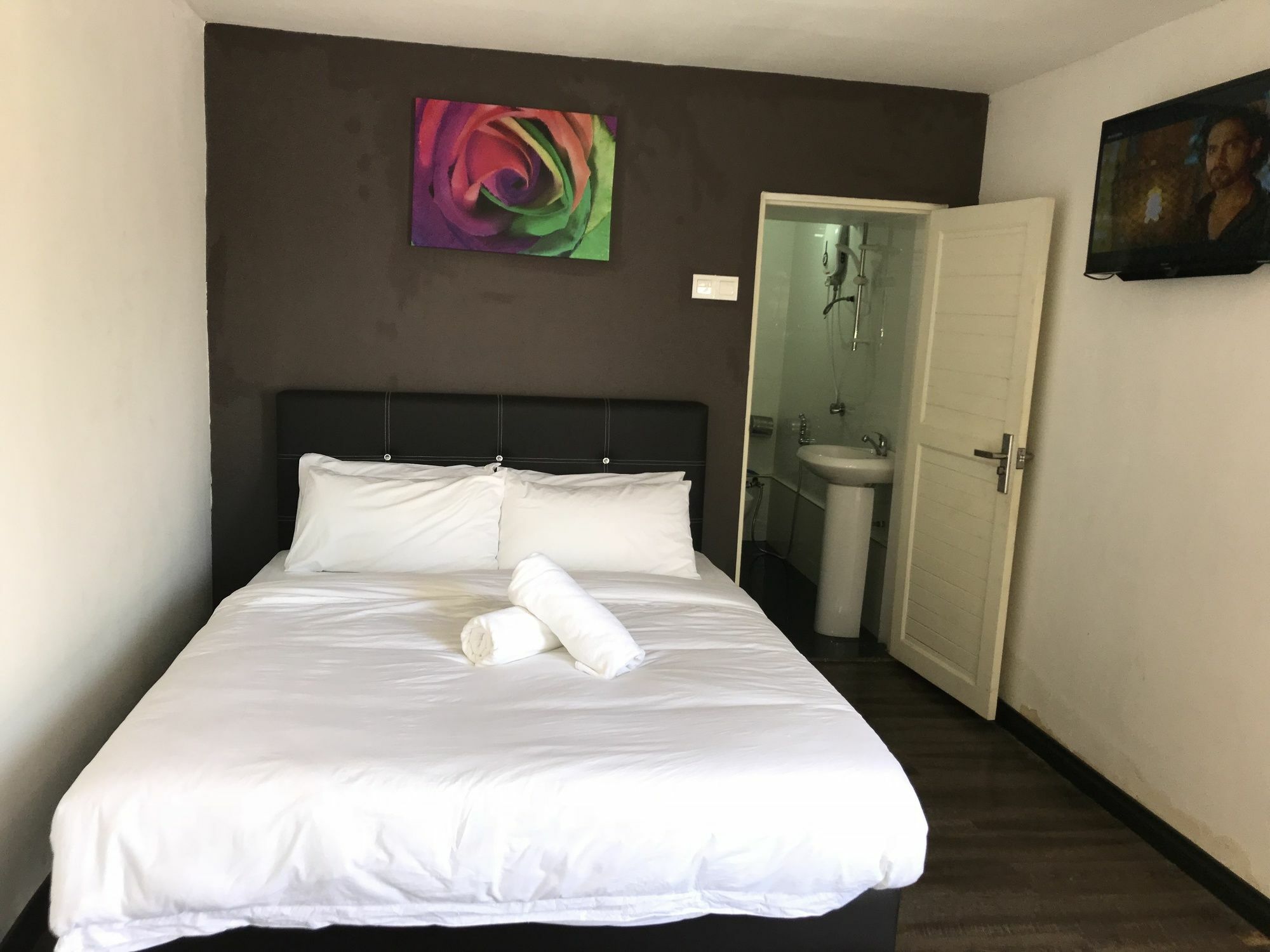 Natol Homestay - London Kuching Extérieur photo
